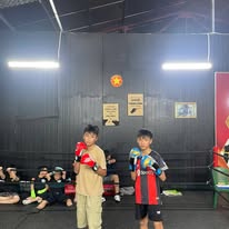 Võ sinh thiếu nhi hăng say tập luyện